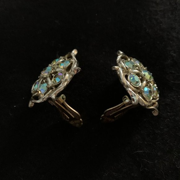 Vintage Sarah Coventry Iridescent Rhinestone Clip - Picture 5 of 5